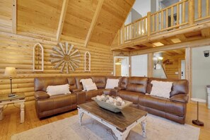 Unclassified image, 5 of 29, button - Ramblers Rest with Pool (Fort Payne)