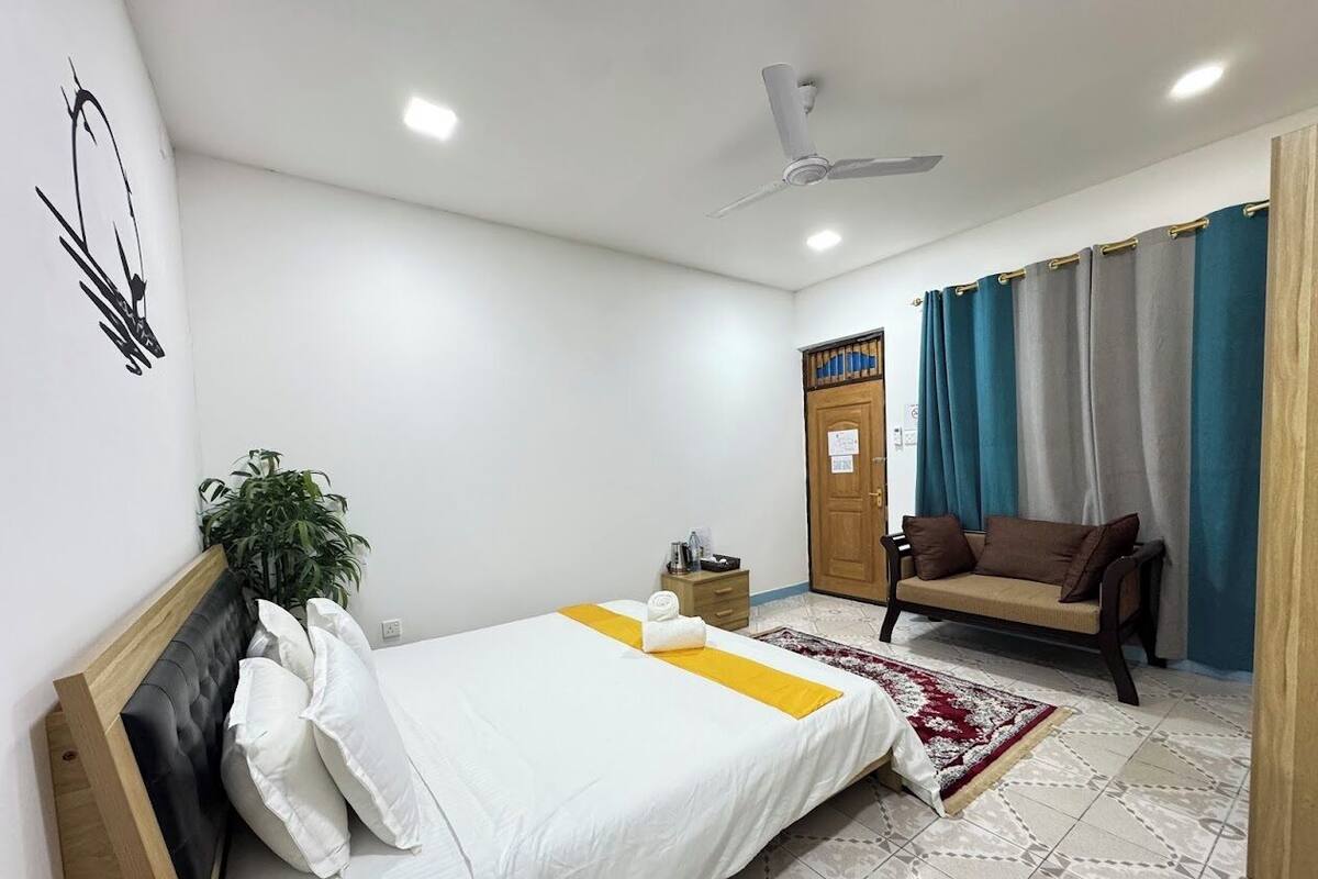 Comfort Double Room | Laptop workspace, iron/ironing board, free WiFi