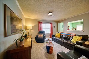 Smart TV - Downtown Jewel + Backyard Oasis [Casa Tranquila] (San Antonio)
