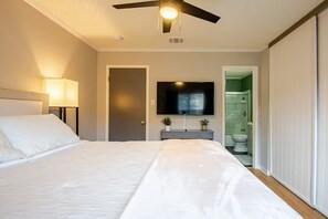 3 chambres, fer et planche à repasser, Wi-Fi, draps fournis
