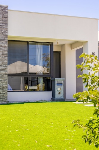 Pamoja | Spacious 4BR | Cockburn & Murdoch