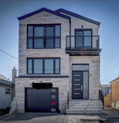 Luxury Studio Suite in the heart of city with private entrance & free parking