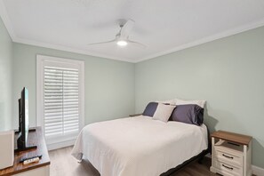 3 dormitorios, tabla de planchar con plancha, wifi gratis y ropa de cama