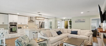 Tee to Sea Retreat in Ponte Vedra Beach - Inside TPC Sawgrass Gated Community