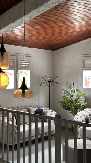 Interior - Magnificent villa with large pool and pleasant living space. (Rivière-Salée)