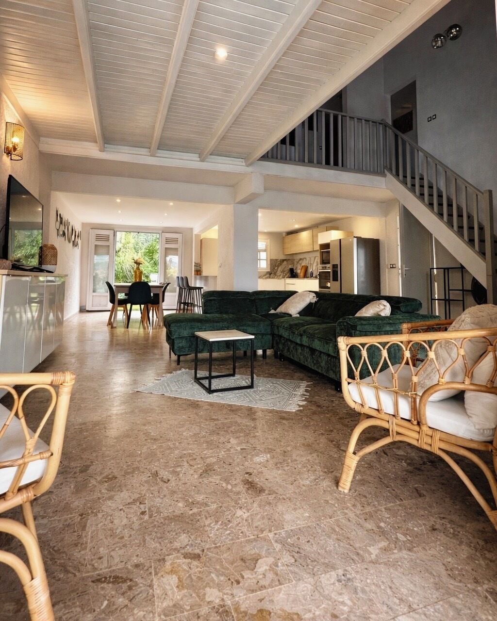 リビング エリア