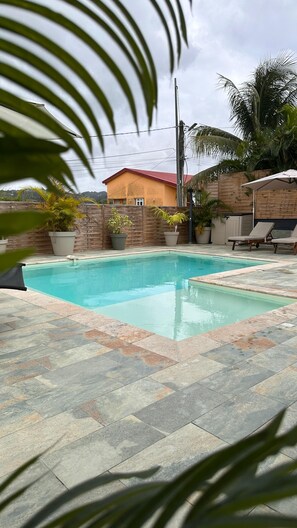 Pool - Magnificent villa with large pool and pleasant living space. (Rivière-Salée)
