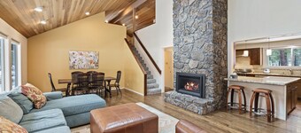 9 Salishan - Gorgeous, Hot Tub, SHARC, LOCATION!