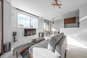 Interior - GRANDIA 302 (Sapporo)