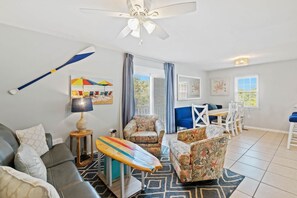 Smart TV, books - 8BR Beach House, Sweeping Direct Gulf Views, Sleeps 20, Steps to Sand, 7 Pools (Gulf Shores)