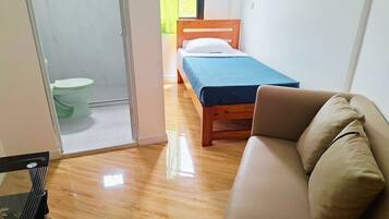 مكتب ومساحة عمل للكمبيوتر المحمول وواي فاي مجانًا