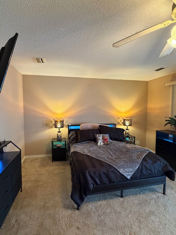 2 bedrooms, iron/ironing board, WiFi, bed sheets