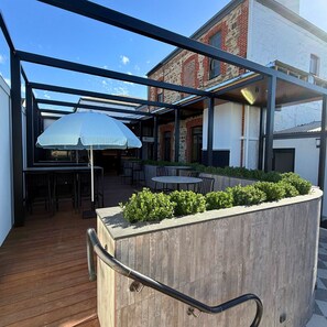 تناول الطعام بالخارج