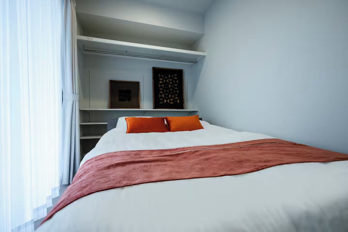 Desk, laptop workspace, free WiFi