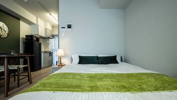 Escritorio, espacio para trabajar con un portátil, wifi gratis