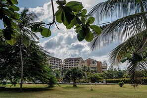 Property grounds - Diani Beachfront Paradise (Diani Beach)