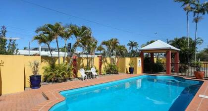 Reef Resort Motel - Family Room