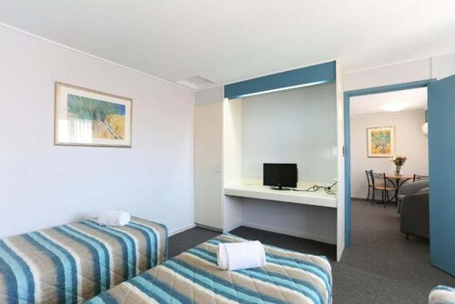 Reef Resort Motel - Family Room