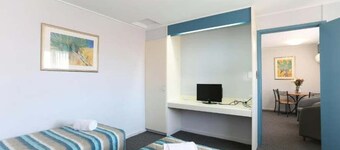 Reef Resort Motel - Family Room