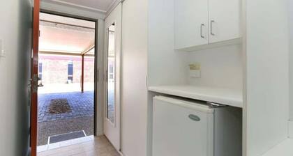 Reef Resort Motel - Family Room