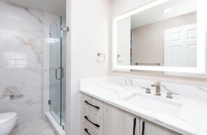 Unclassified image, 3 of 4, button - 2BR/2BA ALL ACCESS RESORT! A beautiful 2BR 2BA resort next to Universal Studios (Orlando)