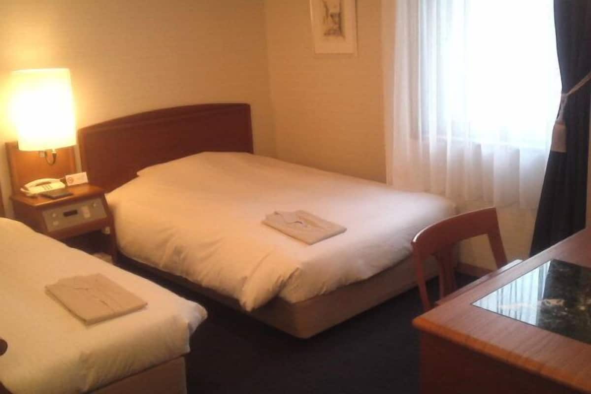 In-room safe, desk, laptop workspace, blackout drapes