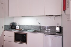Private kitchen - Lisbon Serviced Apartmentos - Campos (Lisbon)
