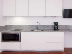 Private kitchen - Lisbon Serviced Apartmentos - Campos (Lisbon)