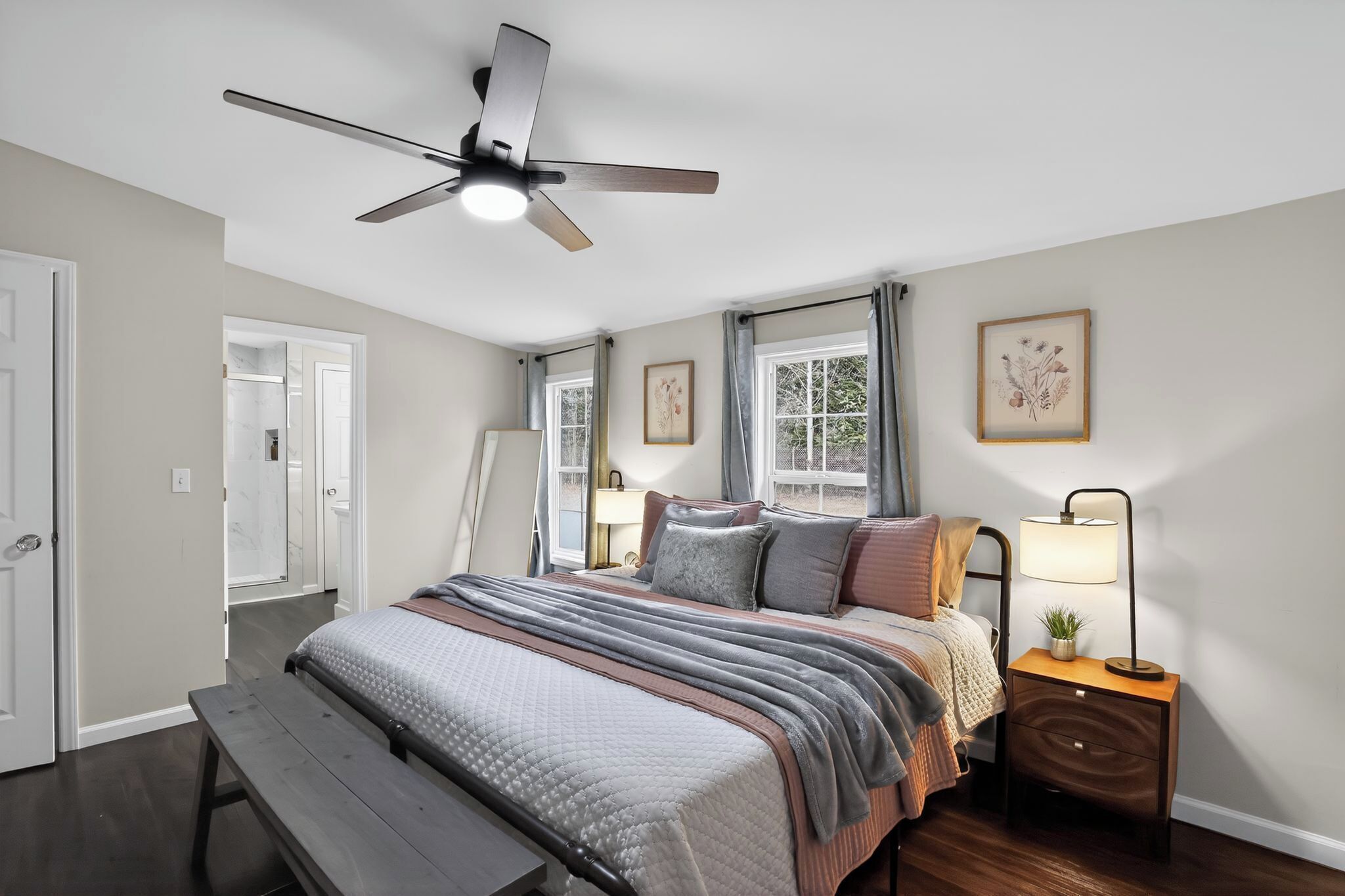 3 bedrooms, desk, free WiFi, bed sheets