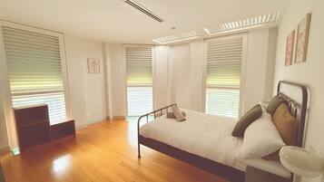3 bedrooms, free WiFi, bed sheets
