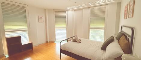 Internet, bed sheets