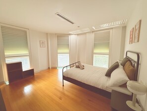 3 bedrooms, free WiFi, bed sheets - Spacious 3BR Carlton Stay • Walk to Cafés, Gardens & CBD (Carlton)