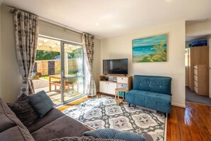 Living area - Edenvale Onetangi by Waiheke Pure (Auckland City)