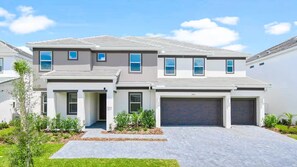 Exterior - 15BR w/ Star Wars Game Room, Themed Rooms & Pool (Kissimmee)