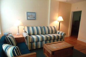 Living area - Lake Michigan Apartment Steps to the Sand in St. Joseph - The Ellie (St. Joseph)