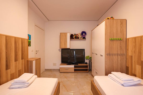 House, Smoking | 2 bedrooms - Sanpietro Vacation Apartment 048 (Ishëm)