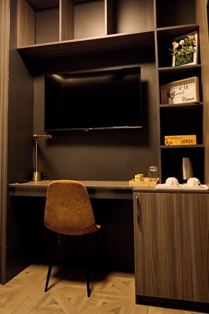 Deluxe Double Room | Interior - Premier Cabins  (Accra)