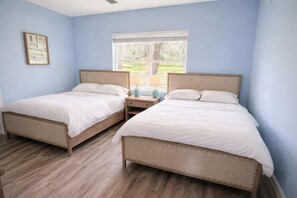 2 habitaciones, tabla de planchar con plancha, wifi y ropa de cama 