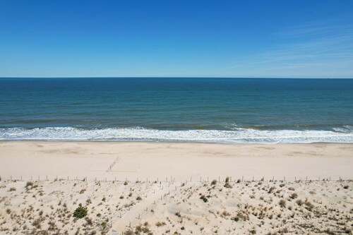 Oceanside 200: Just 200 hundred steps to the soft sands of Dewey Beach.
