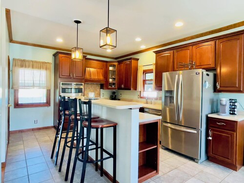 Wonderful 4-bedroom house in charming Downtown St. Joseph - The Residence