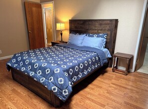 3 bedrooms, WiFi, bed sheets, wheelchair access - The Hidden Gem (Chico)