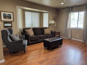 Living area - The Hidden Gem (Chico)