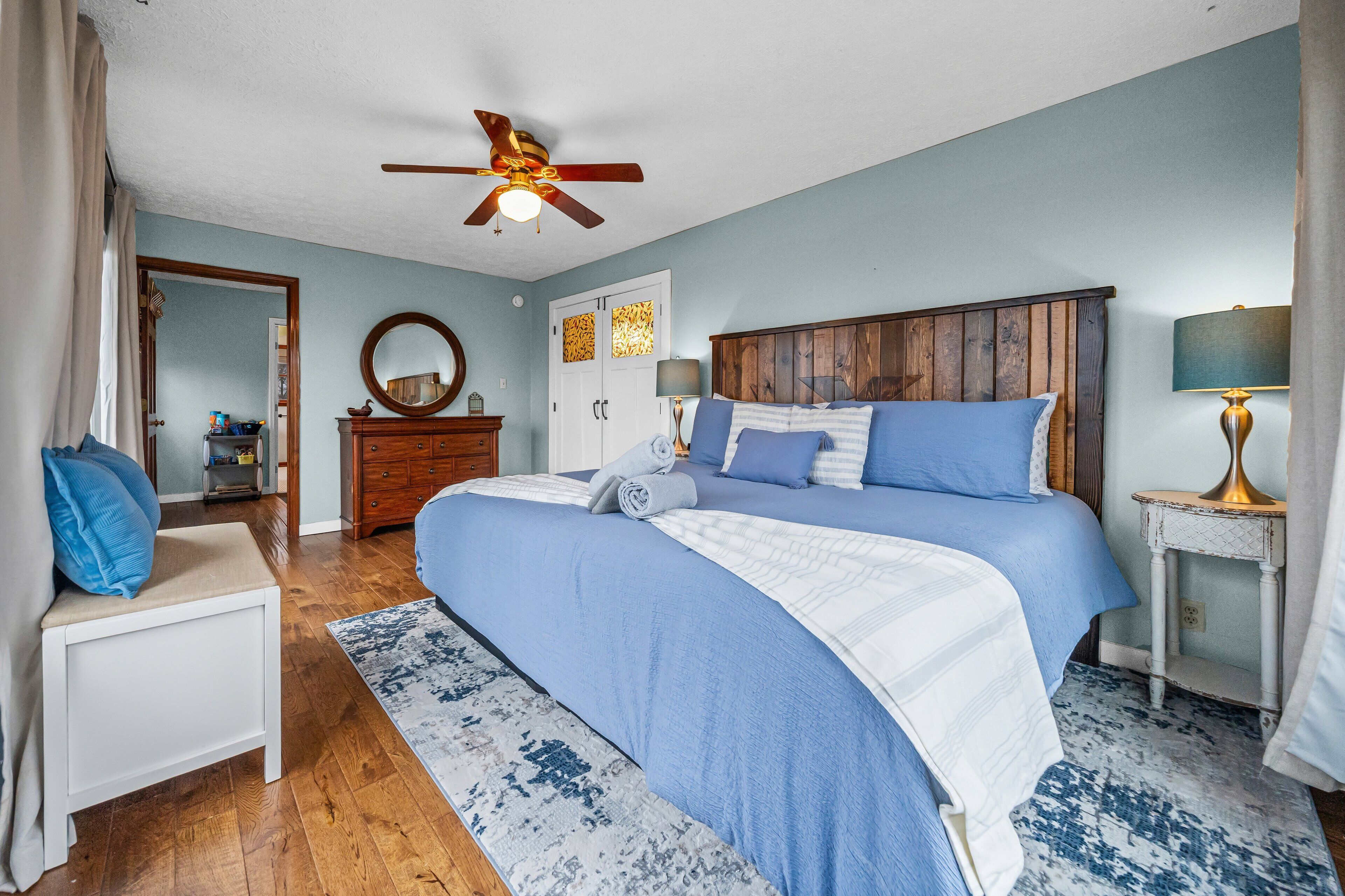 Desk, iron/ironing board, free WiFi, bed sheets