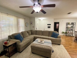 TV, fireplace - Furnished 3BR Near UMC and Covenant, All Utilities, King bed/65” TV/Games & More (Lubbock)
