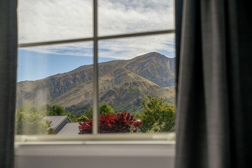 Riverbend Escape - 4 bedroom cottage in Arrowtown