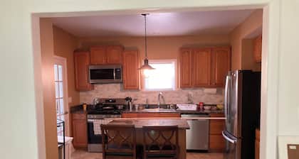 Brilliant 3-bedroom bed & breakfast in charming Cleveland neighborhood