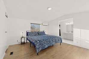 Ferros/tábuas de passar roupa, Wi-Fi, roupa de cama