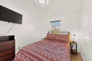 3 chambres, fer et planche à repasser, Wi-Fi, draps fournis