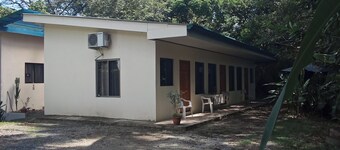 Casa Taupe, 5 min from 🌴🌴🌴🌴🌴🌴🌴🌴Playa Carrillo🌴🌴🌴 and 7 min from Camaronal🏄🏄🌴🌴🐢🌞