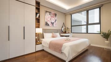 Deluxe Apartment, 2 Bedrooms, Private Bathroom, Lake View | Desk, laptop workspace, blackout curtains, free WiFi